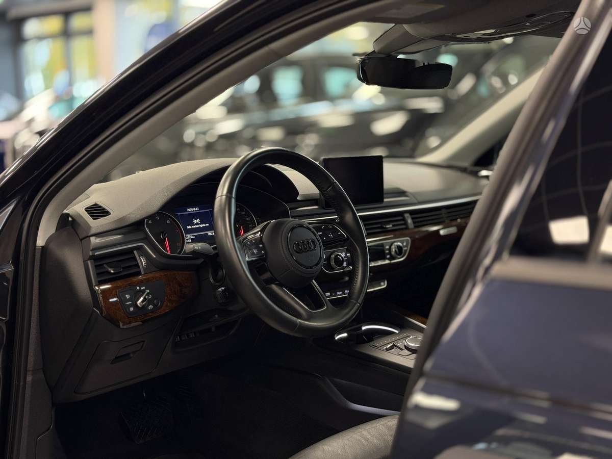 Audi A4, 2.0 l., Седан