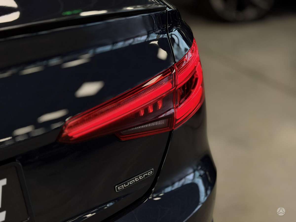 Audi A4, 2.0 l., Седан