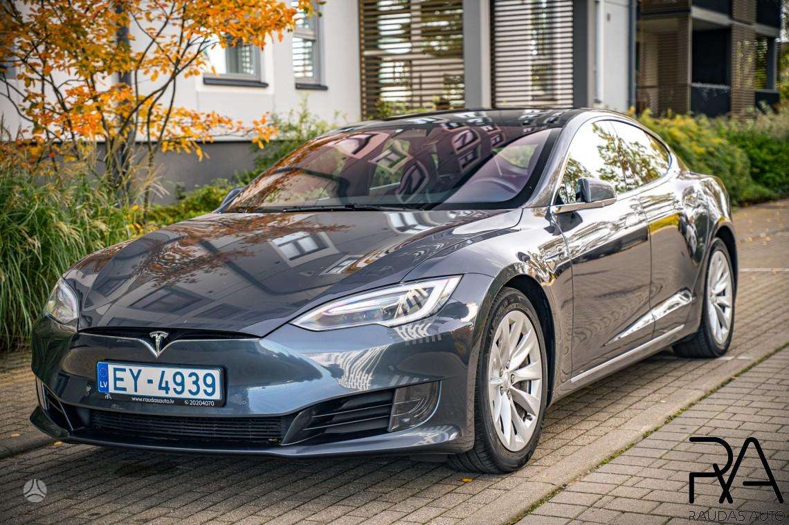 Tesla Model S, hečbekas