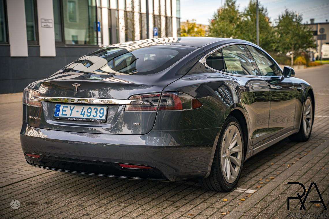 Tesla Model S, hatchback