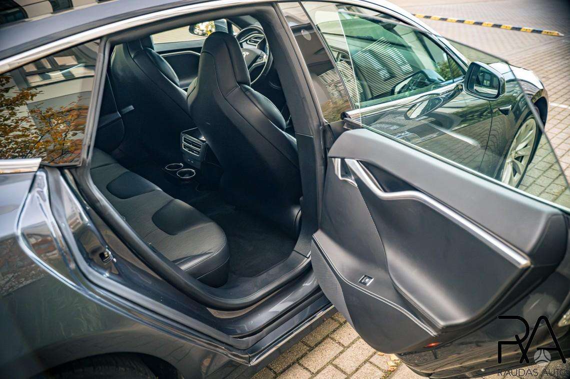 Tesla Model S, Хэтчбек