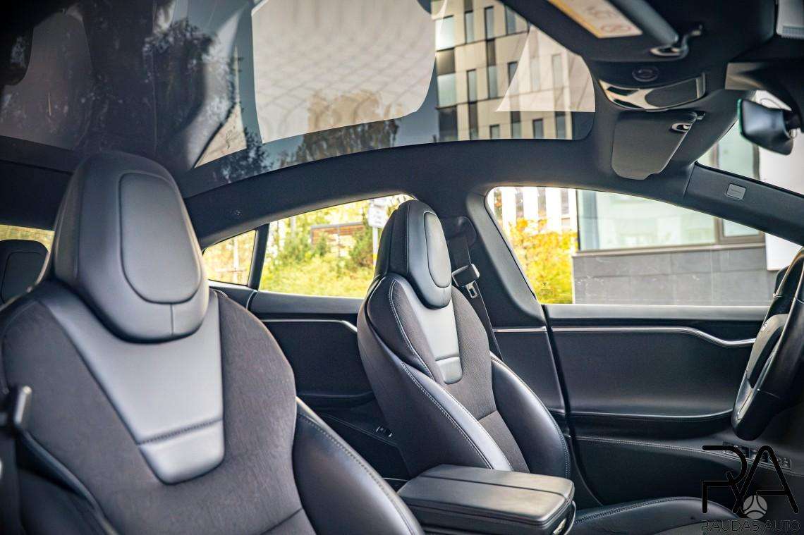 Tesla Model S, hečbekas