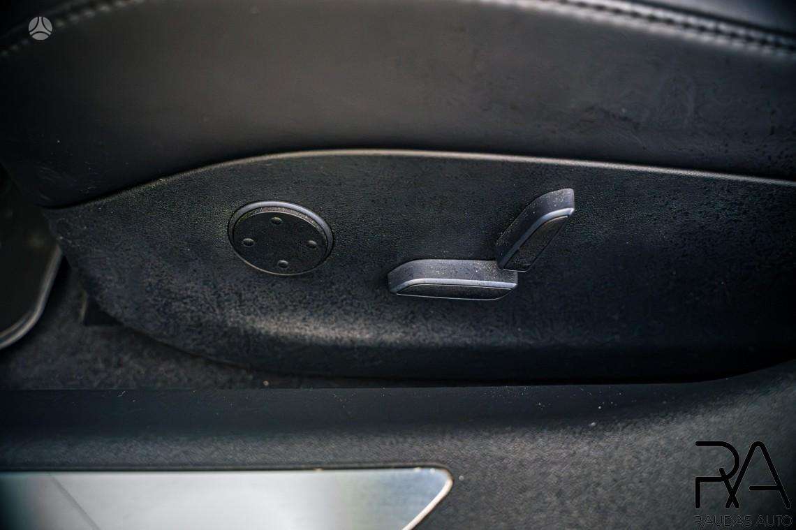 Tesla Model S, Хэтчбек