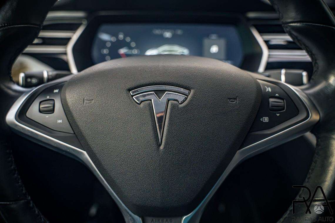 Tesla Model S, Хэтчбек