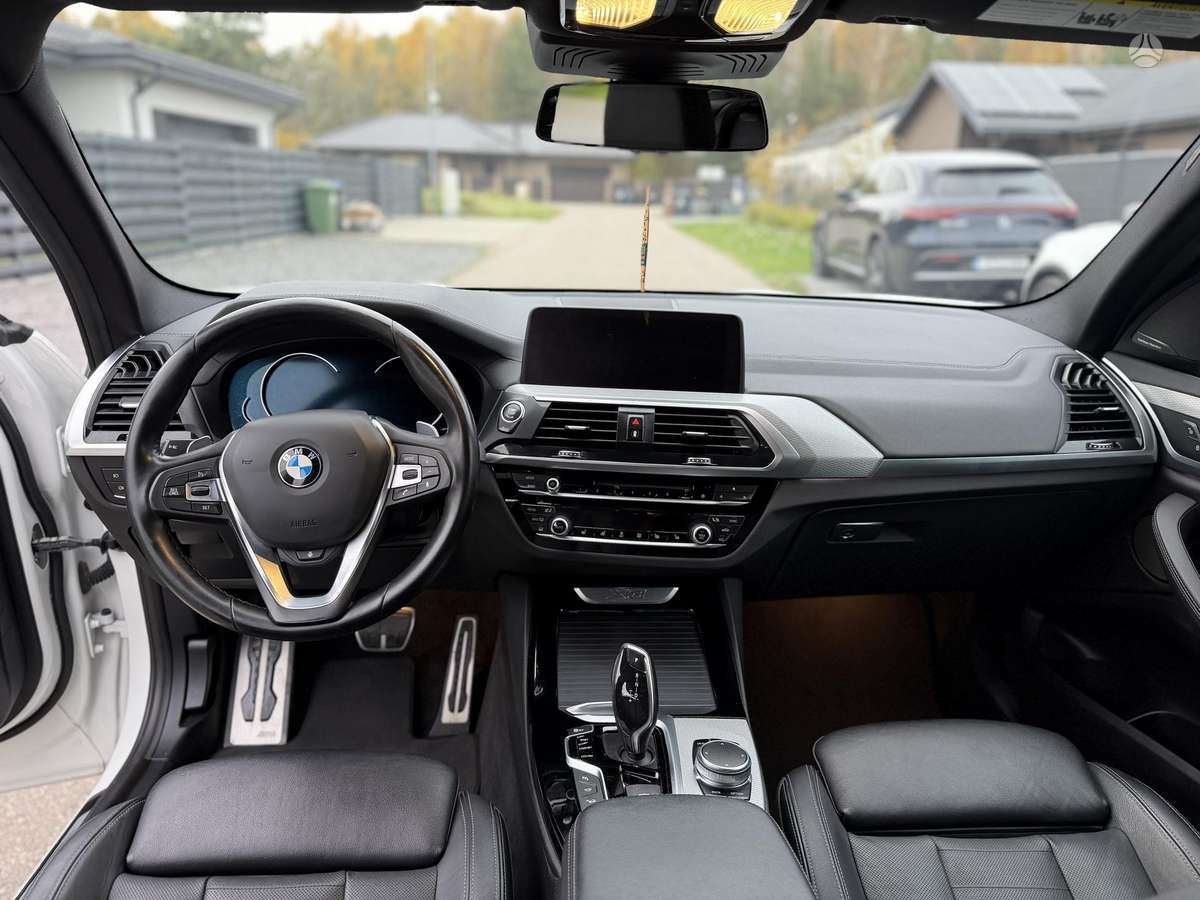 BMW X3, 2.0 l., off-road / crossover
