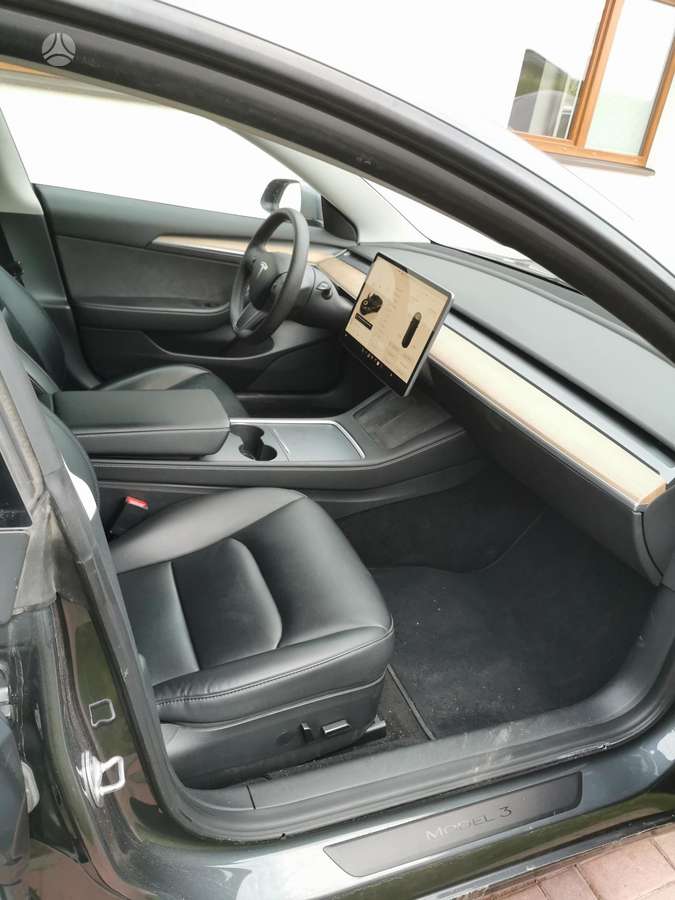 Tesla Model 3, 60 kWh, hatchback