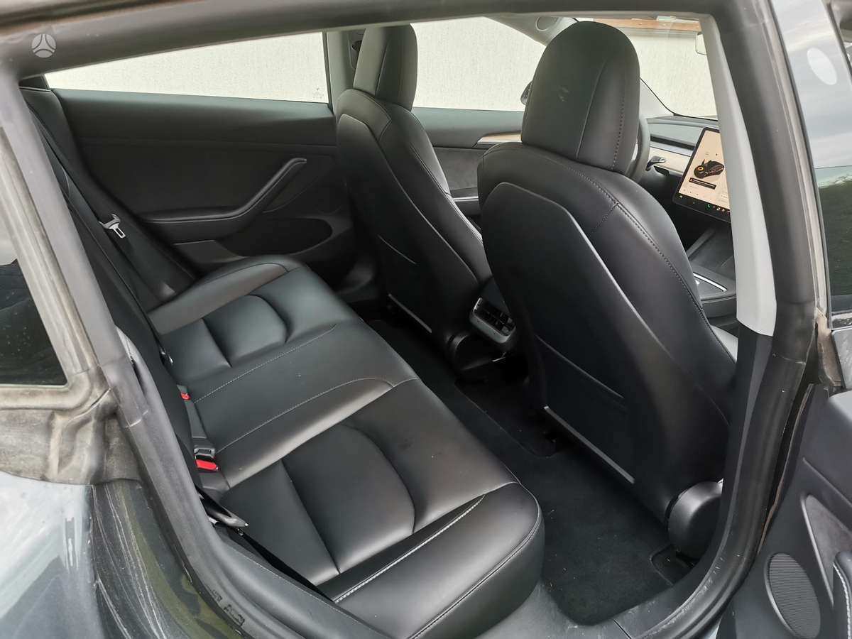 Tesla Model 3, 60 kWh, hatchback