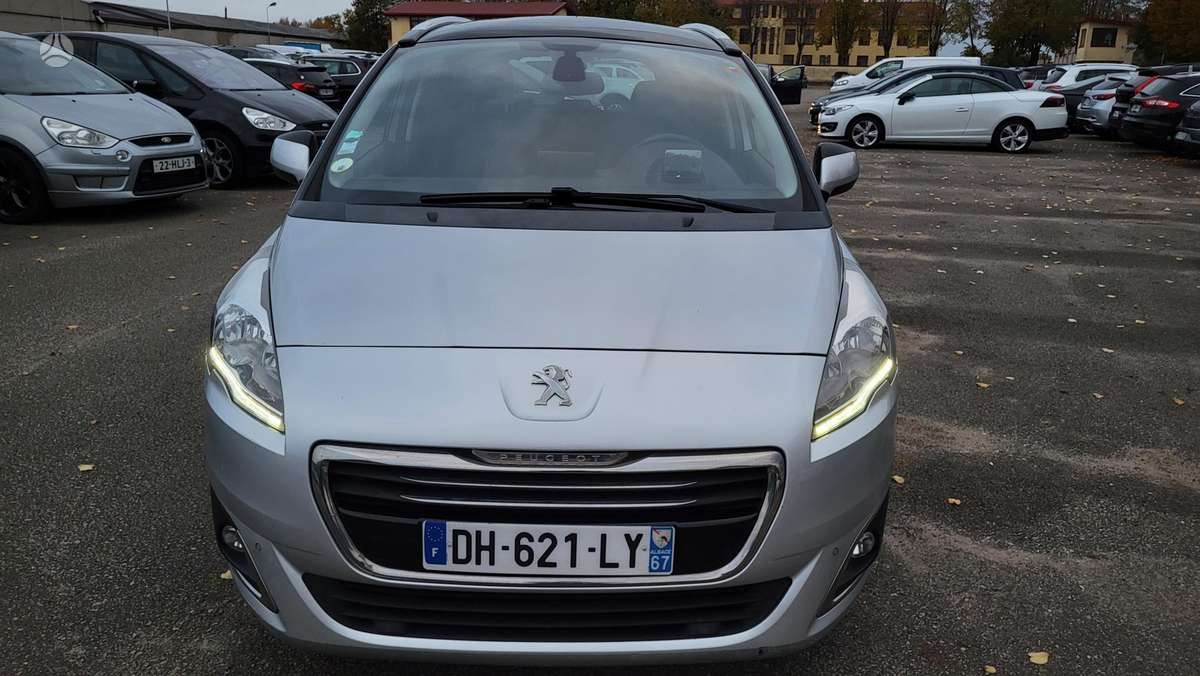 Peugeot 5008