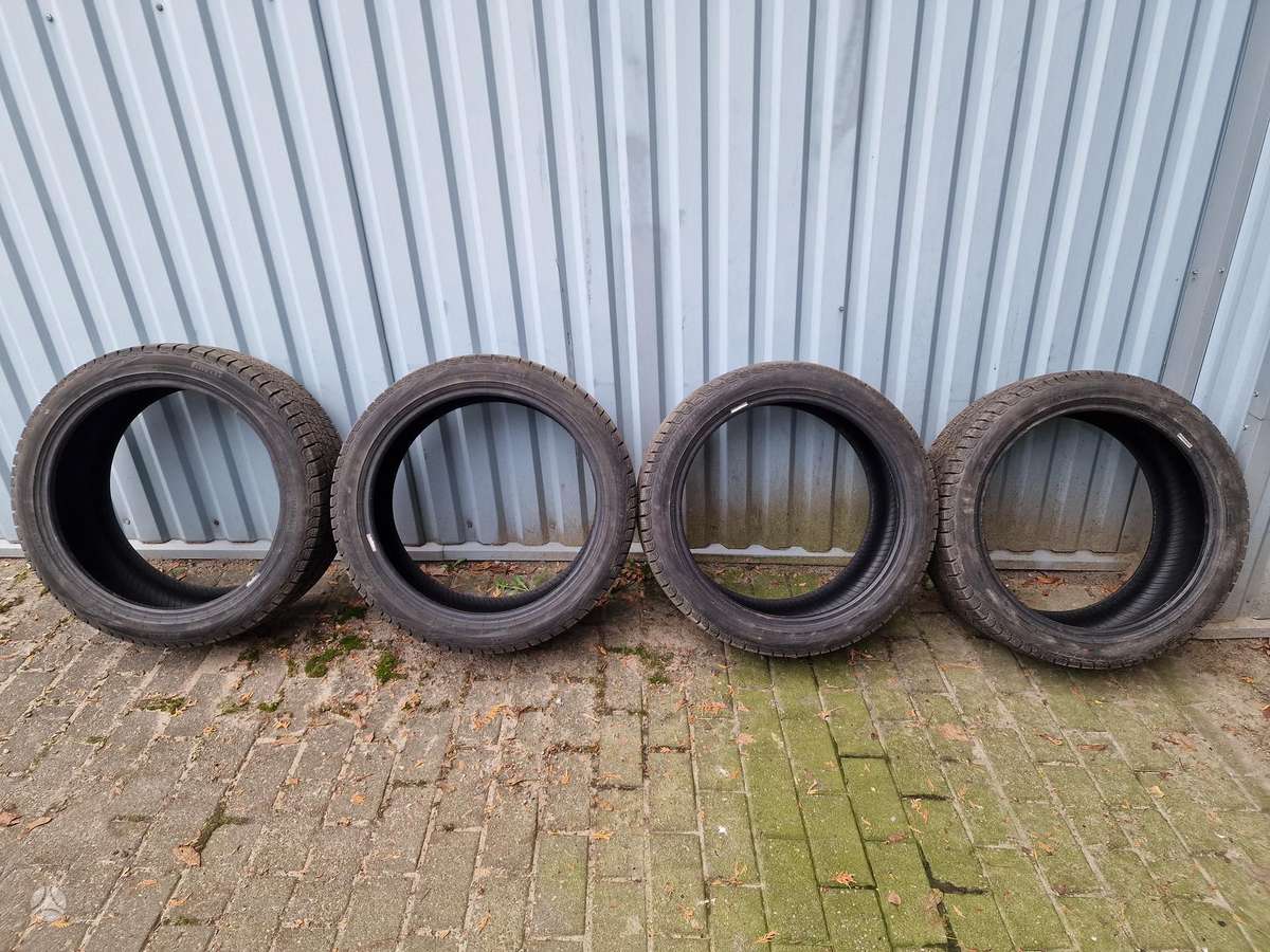 Pirelli, зимние 245/40 R19