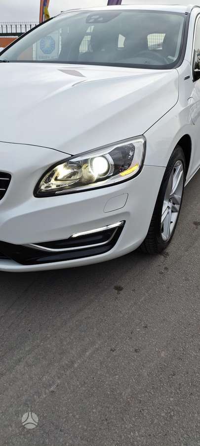 Volvo V60 2013 — фото 10