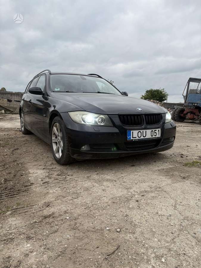 BMW 318, Универсал