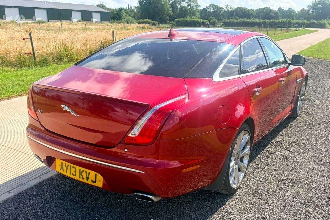 Jaguar XJ