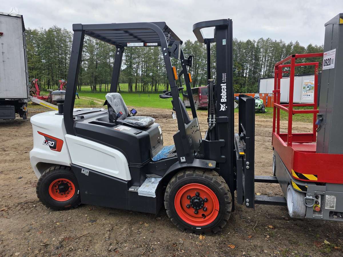 Bobcat D30, вилочные погрузчики