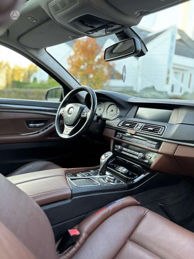 BMW 520, universalas
