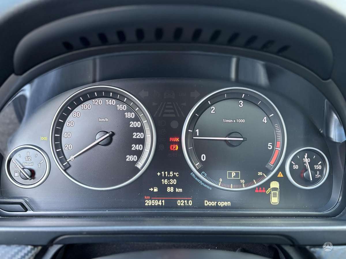 BMW 520, universalas