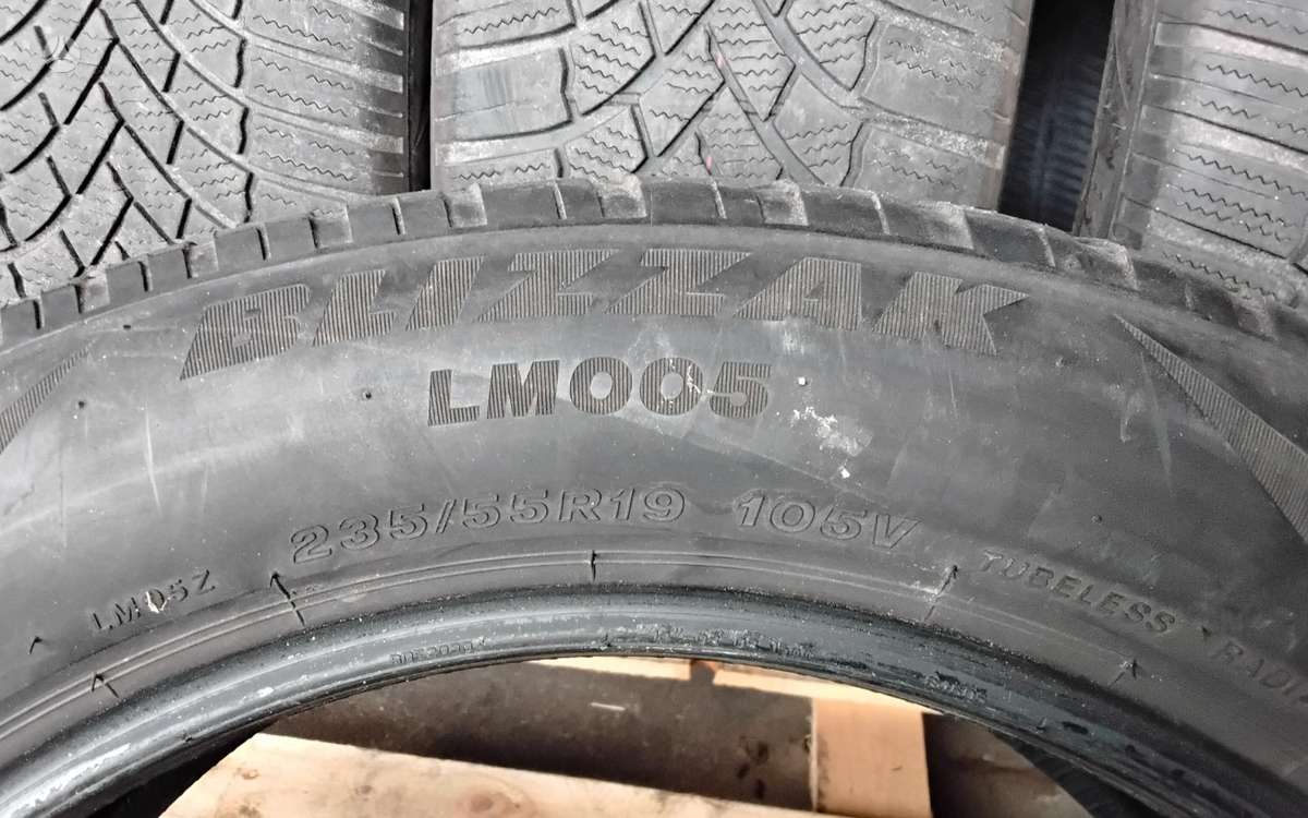 Bridgestone, winter 235/55 R19