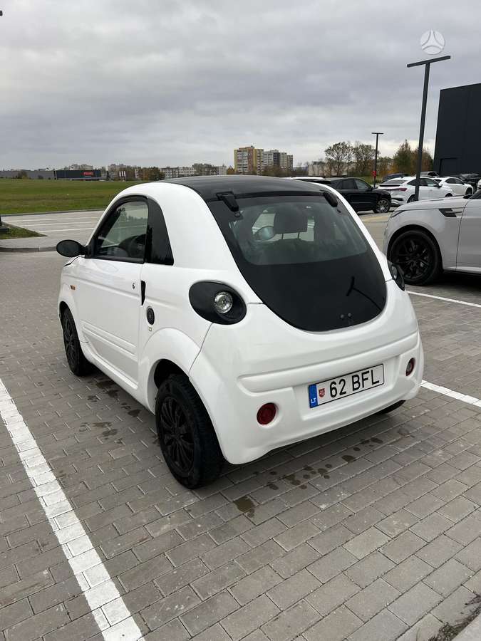 Microcar DUE, hatchback