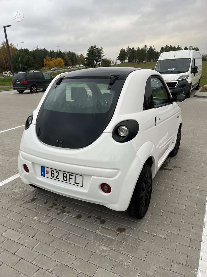 Microcar DUE, hatchback