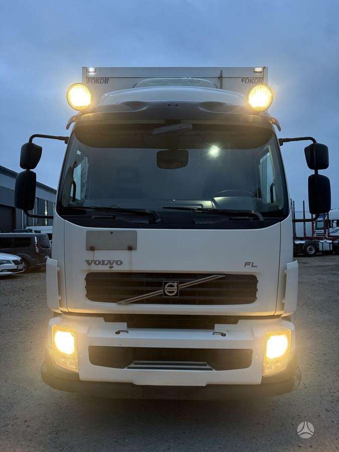 Volvo FL260 / Open side box /, isothermal trucks