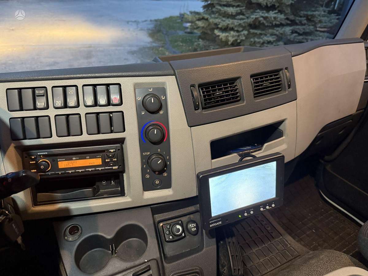 Volvo FL260 / Open side box /, isothermal trucks
