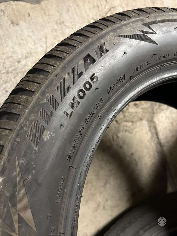Bridgestone BLIZZAK LM005, зимние 225/60 R18