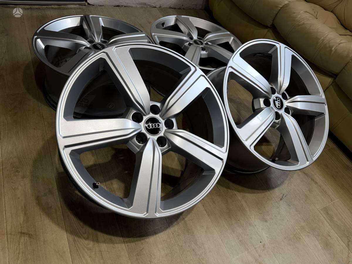 Audi A6 Q5 E-Tron, light alloy, R20