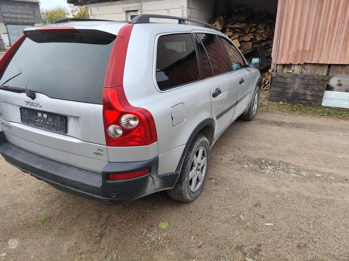 Volvo XC90 dalimis