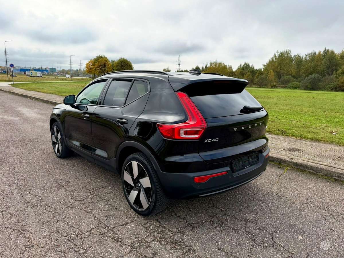 Volvo XC40, Внедорожник / Кроссовер