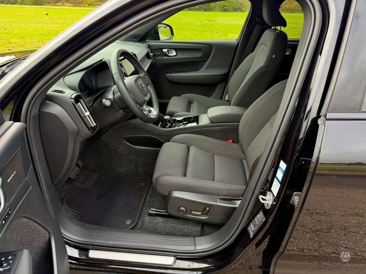 Volvo XC40, Внедорожник / Кроссовер