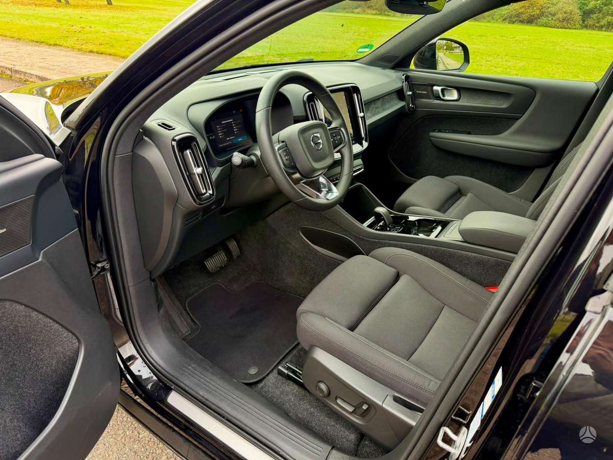 Volvo XC40, Внедорожник / Кроссовер