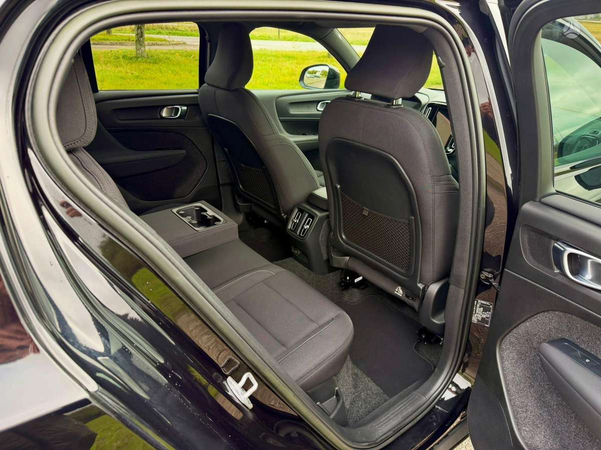 Volvo XC40, Внедорожник / Кроссовер