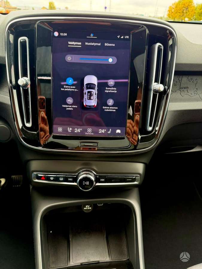 Volvo XC40, Внедорожник / Кроссовер