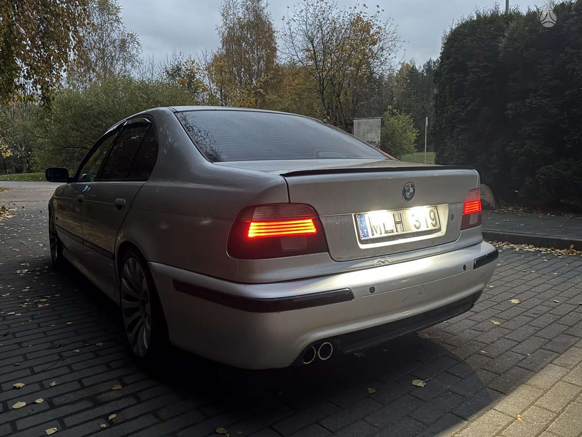 BMW 530