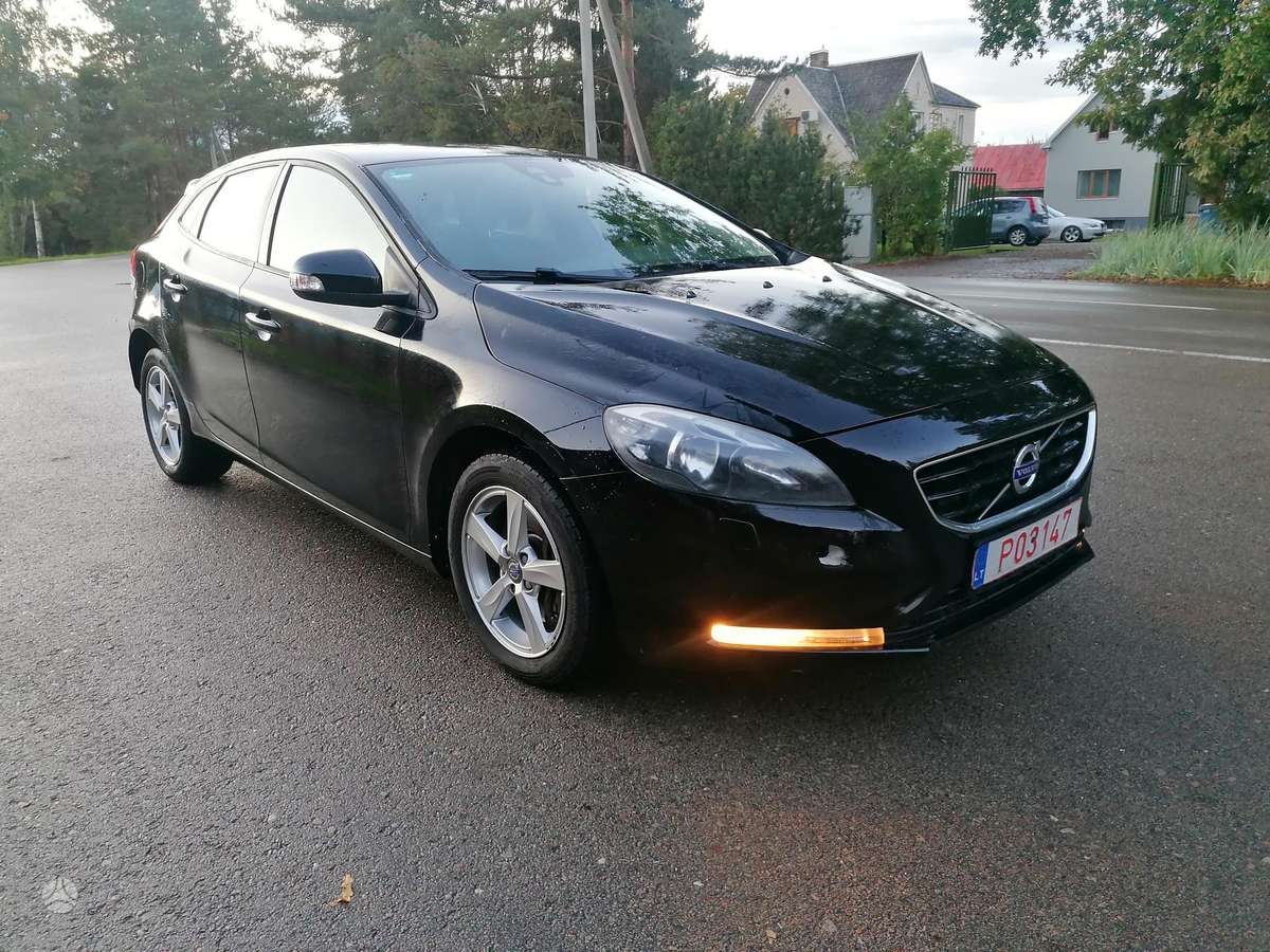 Volvo V40
