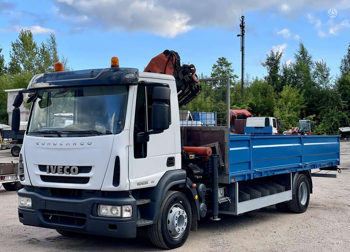 Iveco EUROCARGO, su kranu
