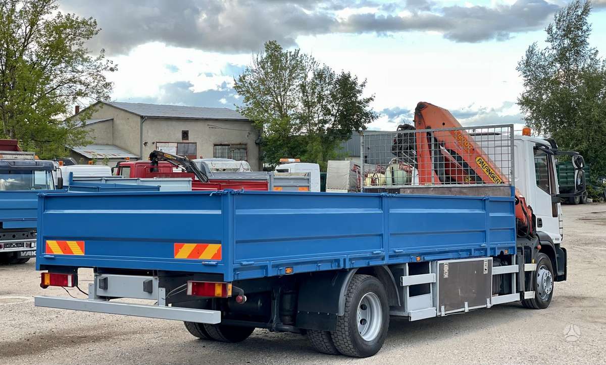 Iveco EUROCARGO, su kranu