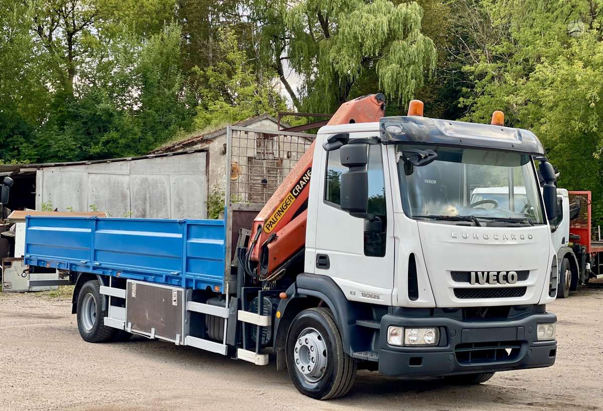 Iveco EUROCARGO, su kranu