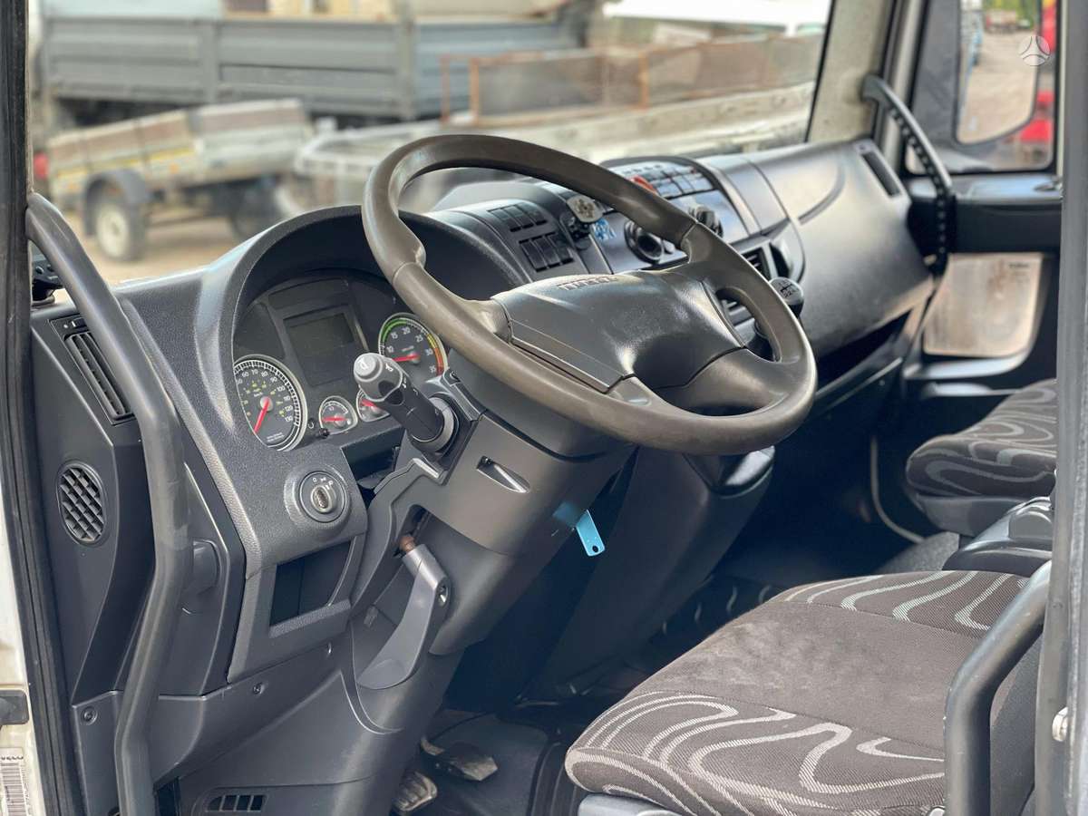 Iveco EUROCARGO, su kranu