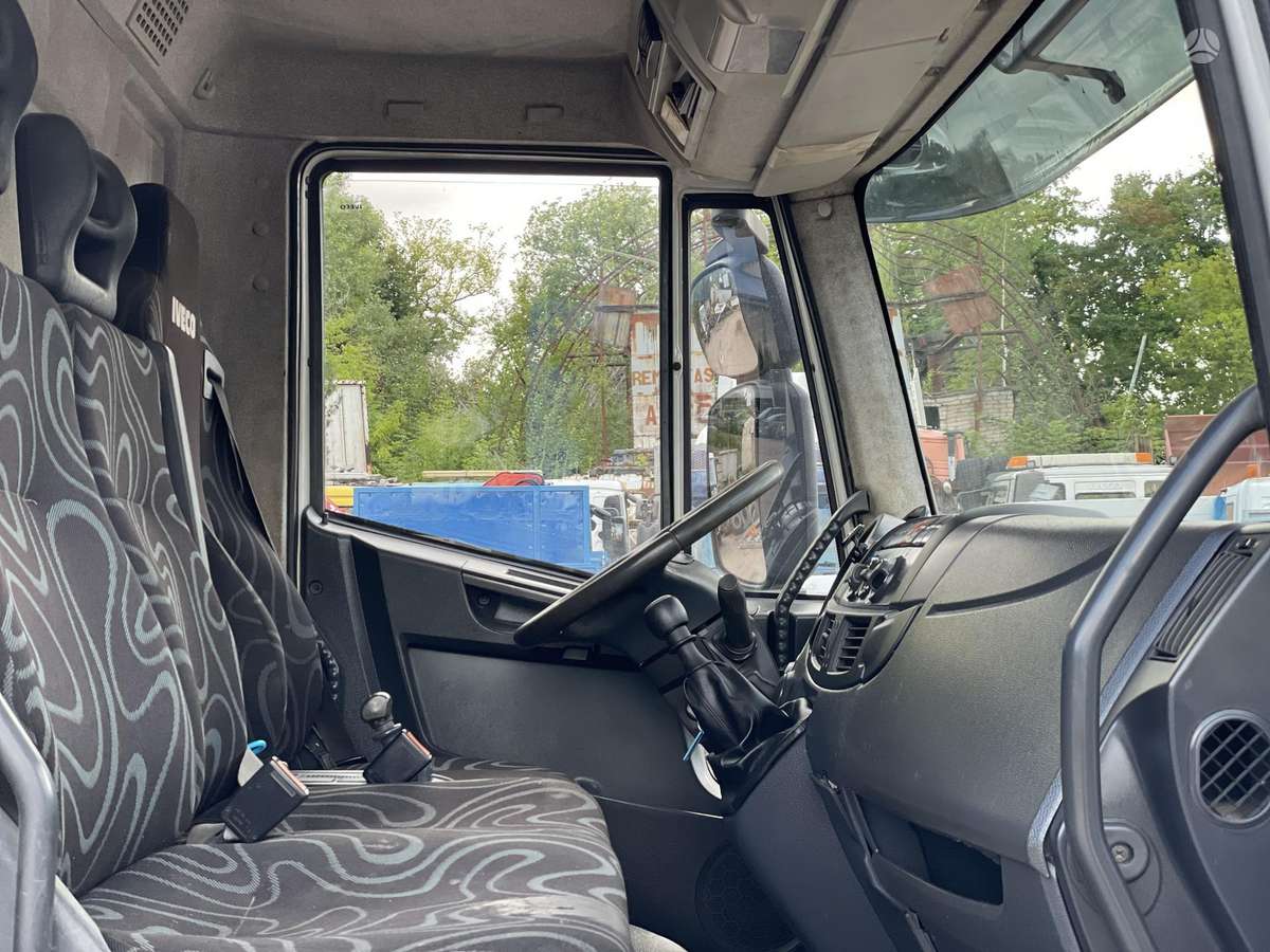 Iveco EUROCARGO, с краном