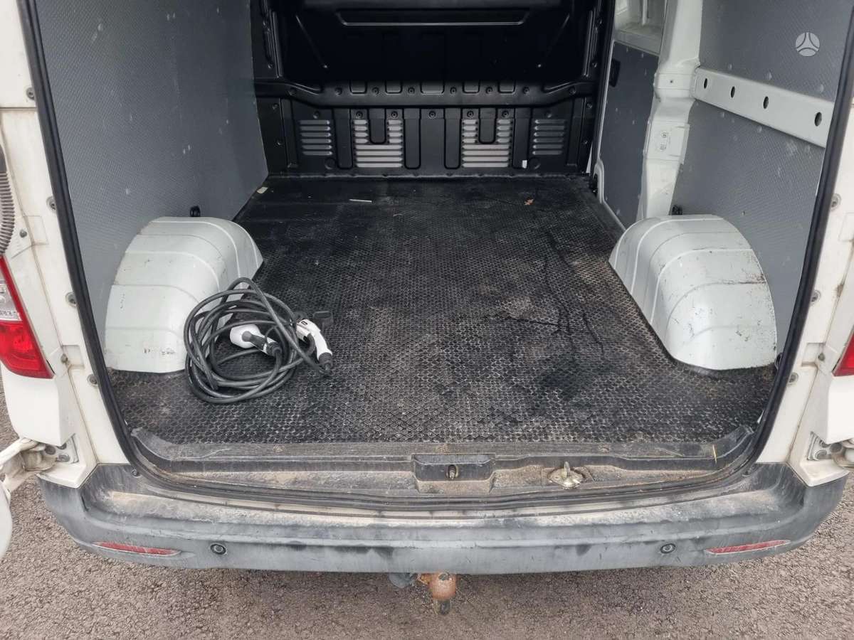 Maxus eDeliver 3, Коммерческий