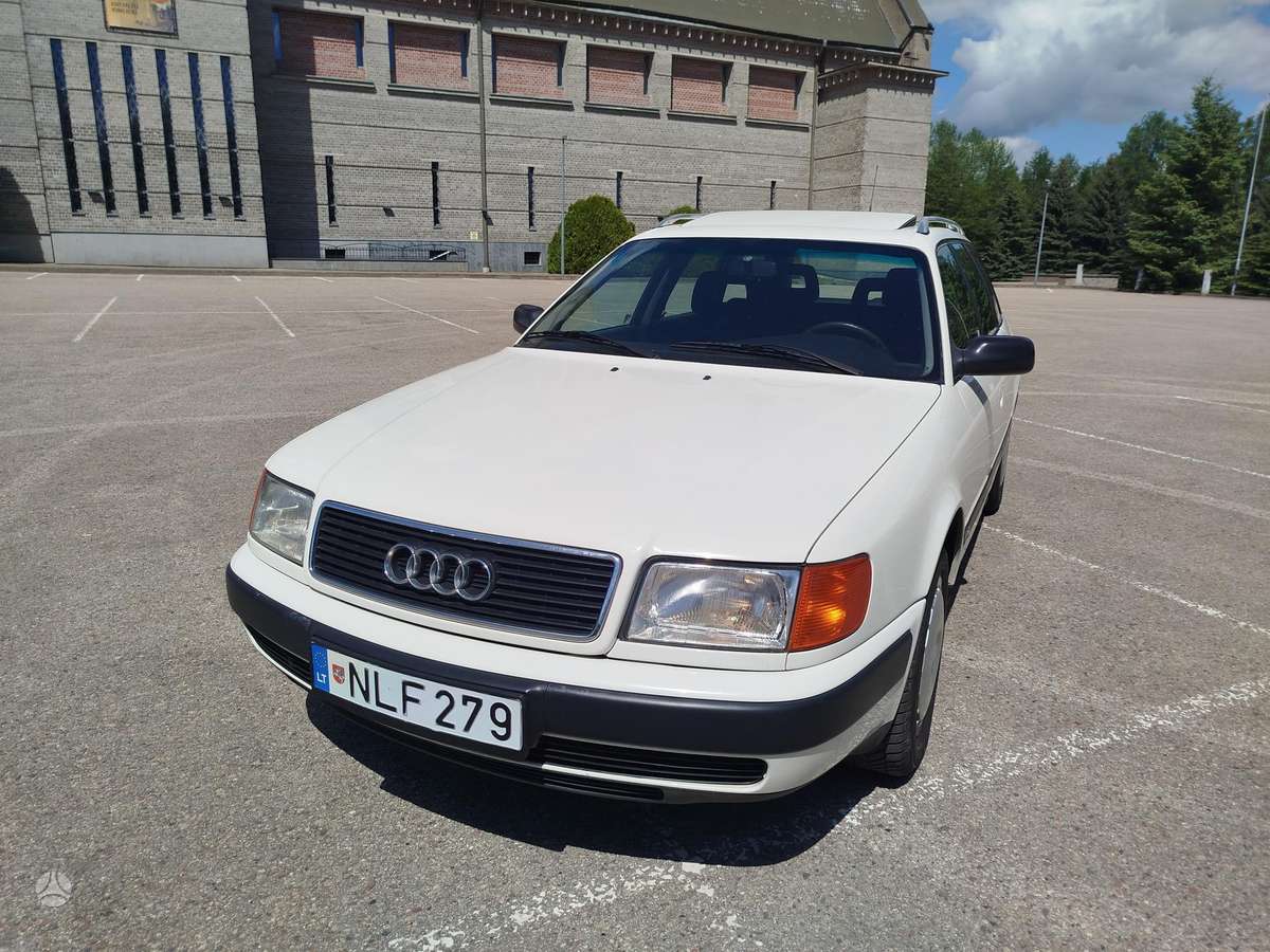 Audi 100