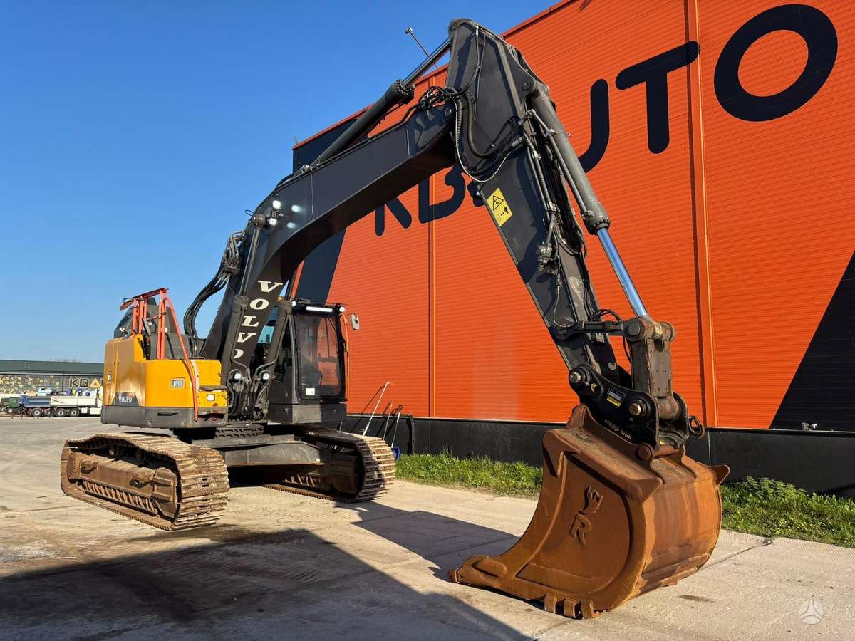 Volvo ECR 355 EL, экскаваторы
