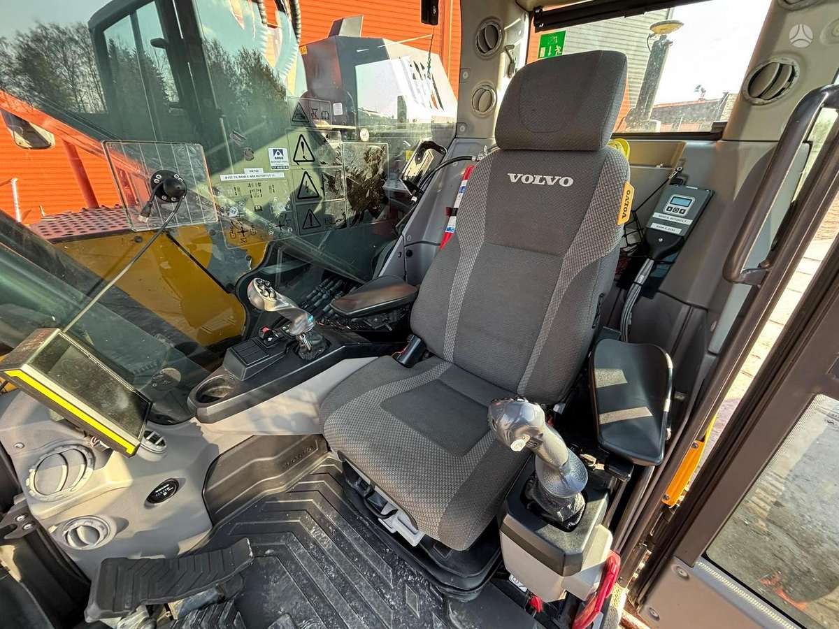 Volvo ECR 355 EL, excavator