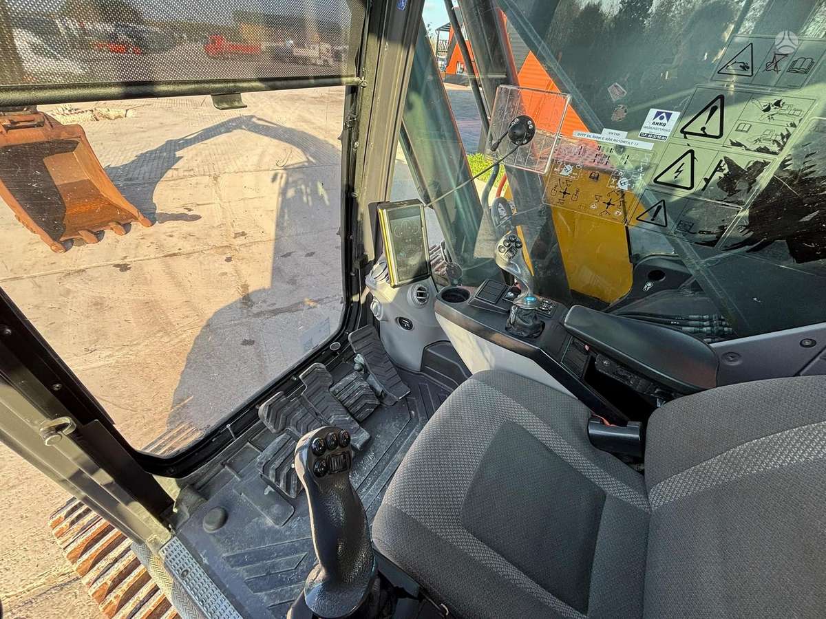 Volvo ECR 355 EL, excavator