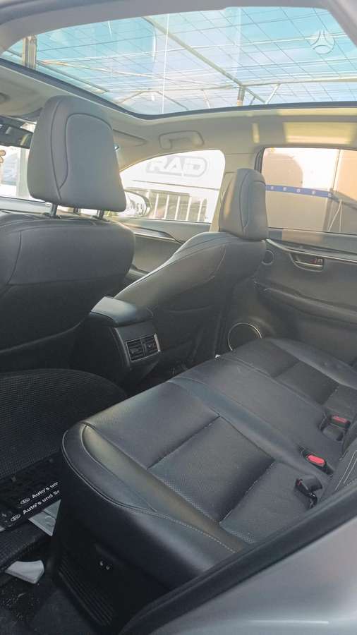 Lexus NX 300h Tik pradetas ardyti