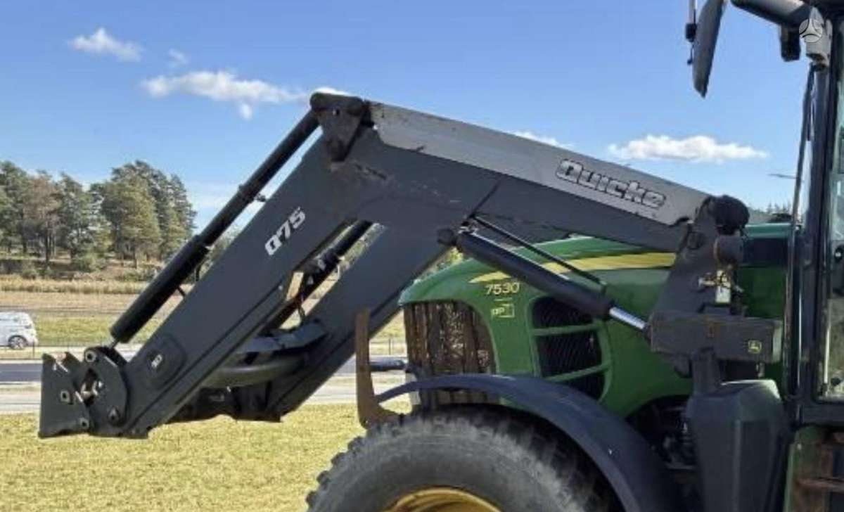 John Deere Quicke Q55, tractors