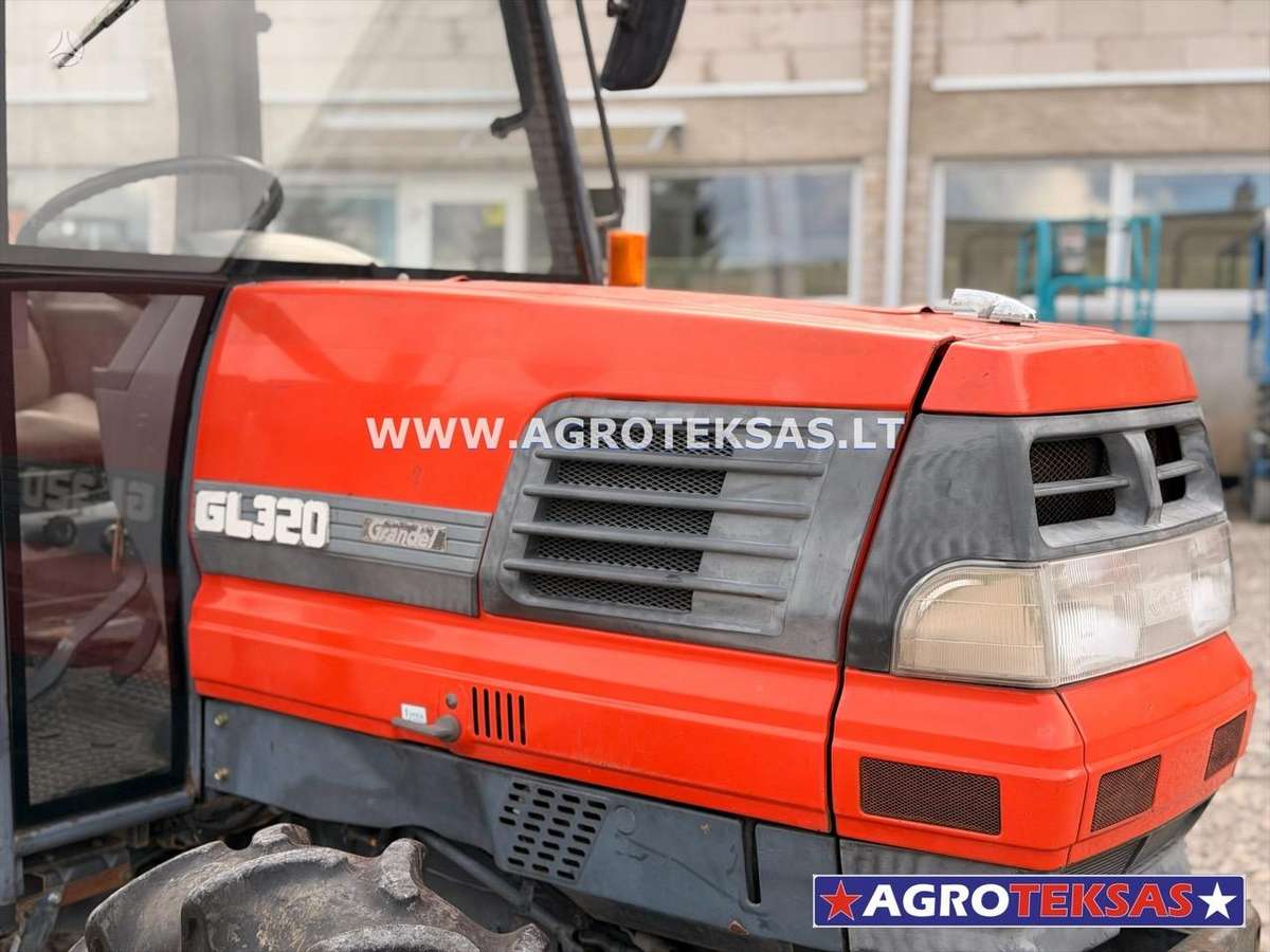 Kubota GL320, traktoriai
