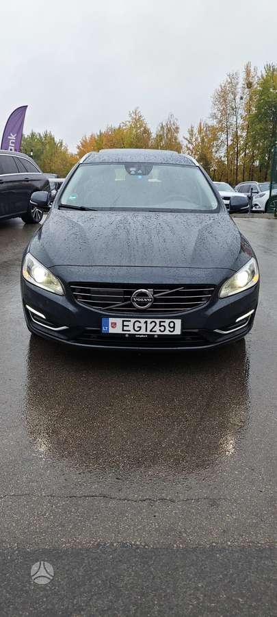 Volvo V60 2013 — салон