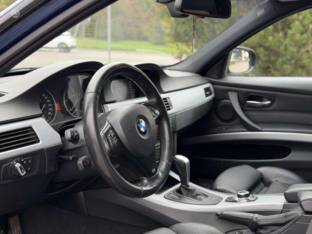 BMW 330, 3.0 l., Универсал