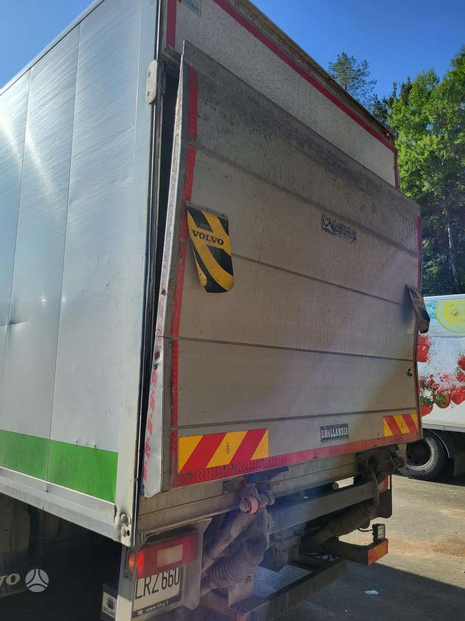Volvo FM, box trucks / box vans
